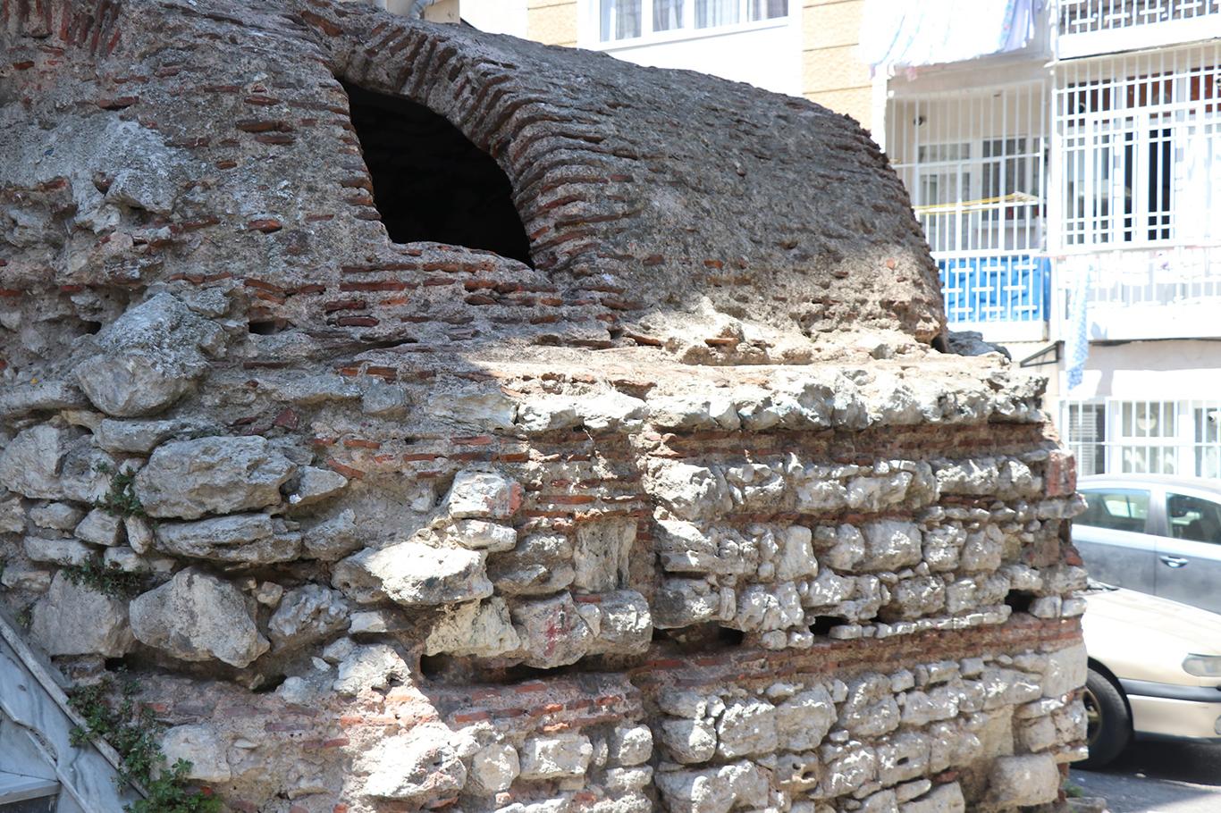 Tarihi Mehmed Paşa Çeşmesi restore edilmeyi bekliyor Tarihi Mehmed Paşa Çeşmesi restore edilmeyi bekliyor